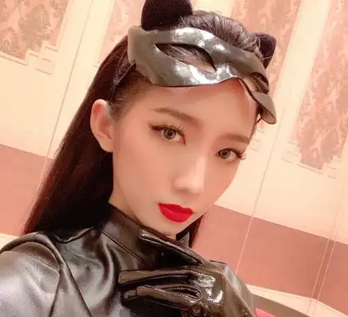 乐华年会为何cos龙母的程潇会稍逊于cos猫女的孟美岐