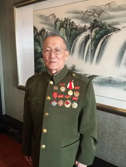 女大学生当兵后,才读懂了爷爷