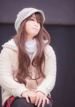 日本名牌男校办伪娘选美赛冠军美腿获赞