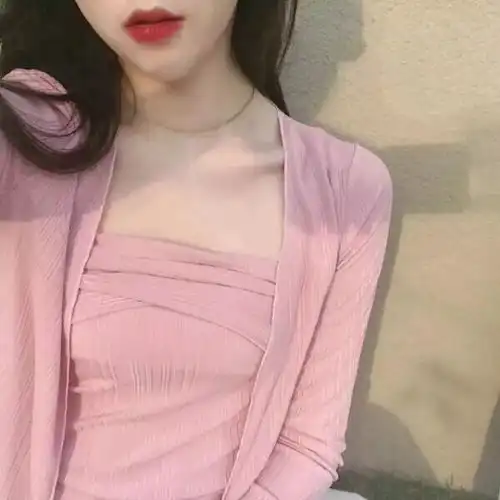 女生头像如目无别人