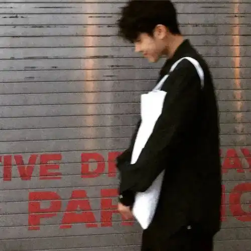 头像套路的话别记太久撩你的人别放心上