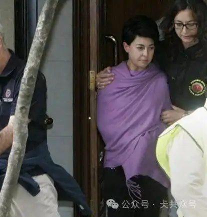 湖南女孩被外国富翁领养,12岁时惨遭养父母杀害,生前疑遭侵害