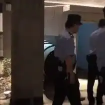 10岁女孩爬到33楼欲跳楼,因为重组家庭偏心对待