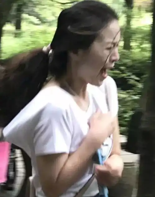 下雪了让男朋友给我拍张美照,结果看完想分手了...