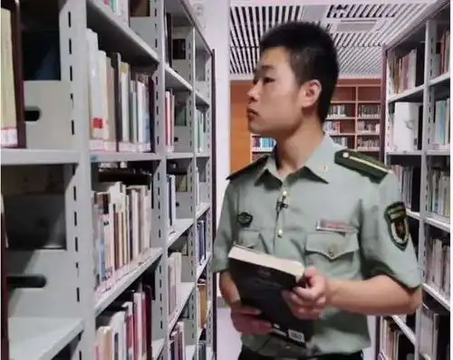 4年过去了,当年工地上收到通知书的搬砖男孩,如今怎么样了