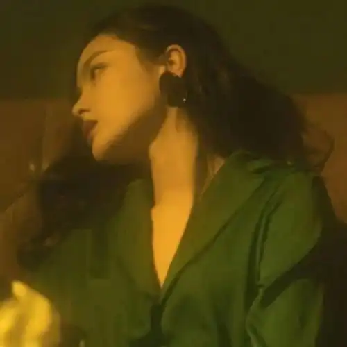 50张女生头像丨生活不易,猪猪叹气