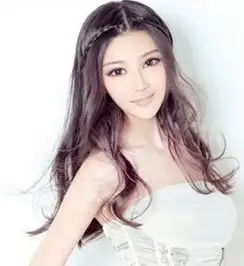 唯美清新长卷发发型扎法搭配刘海编发更好看