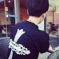我想找一套情侣衣服