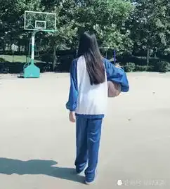 全抖音最美的校服女孩,当她转头的一瞬间,凭一个表情涨粉50万