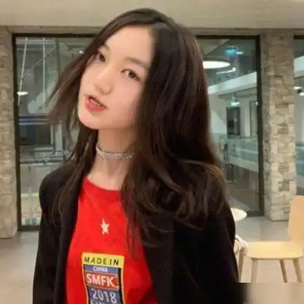 被女儿李嫣屏蔽朋友圈后,李亚鹏看到里面内容,哭笑不得