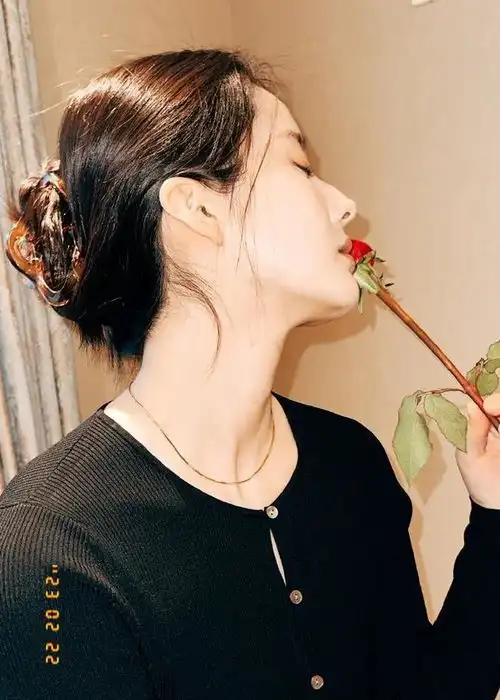 女星景如洋朴素打扮,貌似刘亦菲,秀丽清纯可人