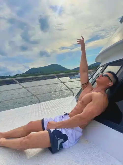 可狼可奶的肌肉男神一秒让你沦陷的致命魅力