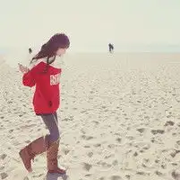 阳光一样温暖可爱的女生qq头像情话说的太认真容易一往情深