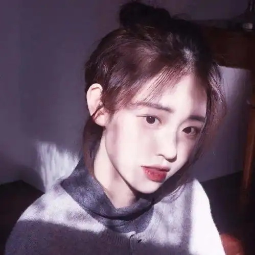 女生头像丨我愿来年做壶烈酒