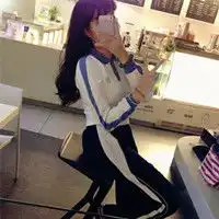 抢眼女生的自拍头像每一次的想你我都刻意不掺杂任何感情