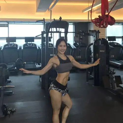 当女警察变身女神,这身材你hold住吗