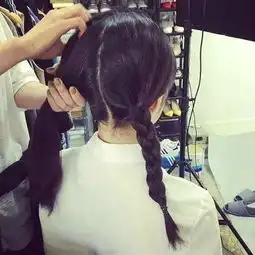 求一个qq头像女,漂酿就行