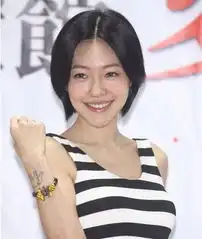 央视李思思靠男友登台揭众多美女主持人的上位史