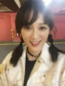 陈乔恩爱猫穿衣不会走路网友猫的内心是崩溃的