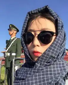 女大学生哨岗前见当兵男友手机新浪网