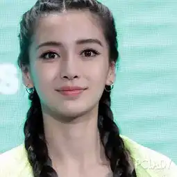 李小璐减龄20岁上升飞仙靠的就是卖萌麻花辫