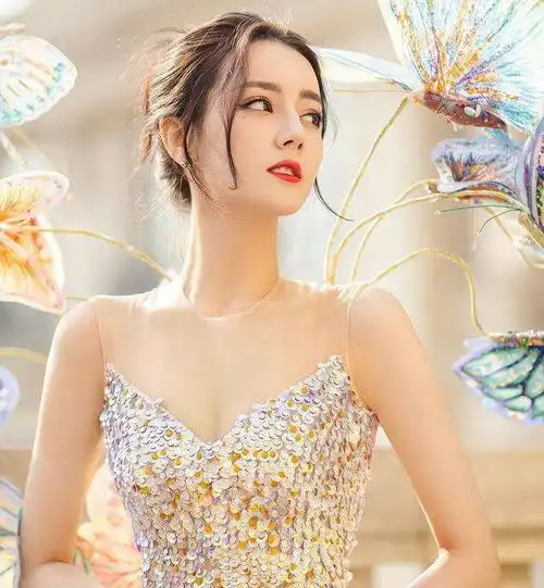 四小花旦顶流,迪丽热巴的成名史