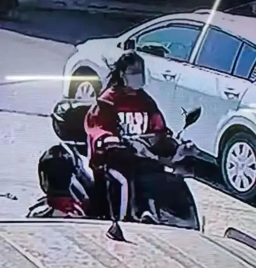 潮汕这女子谁认识开电动车撞倒学生后却一走了之
