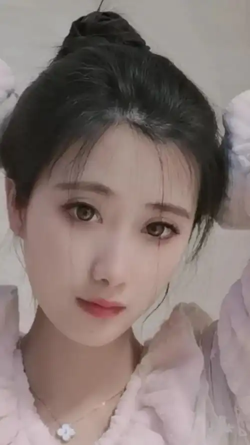 这个女孩灵魂里自带仙气
