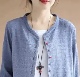 中年女人不要穿的太花哨瞧瞧下图女人精致文艺打扮,复古韵味美