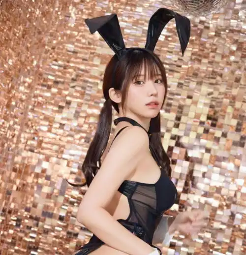 日本美女coserenako福利图赏性感身材令人垂涎