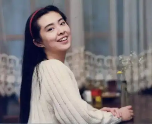港风女星们的经典穿搭单品,时髦显气质