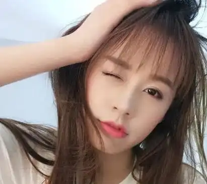 女生正确vs错误的扎发,这3种气质悬殊,难怪没人追