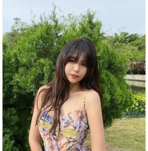 17岁港姐含糊其辞回应与周星驰绯闻等同承认蹭周星驰热度