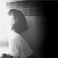 要女生图片,就那种若隐若现的,