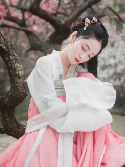 感情上不容易满足,因爱生恨的3大星座女生,你敢不敢爱