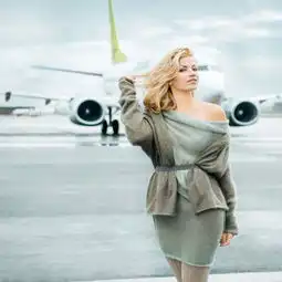 组图拉脱维亚航空公司推出美女空姐新年挂历