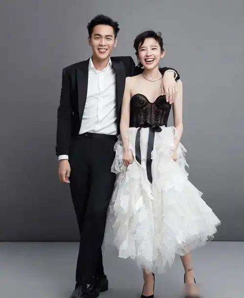 张若昀唐艺昕女儿小名叫樱桃张若昀发文辟谣,霸气怒斥造谣者
