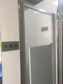 上海建无性别公厕9个厕位不分男女