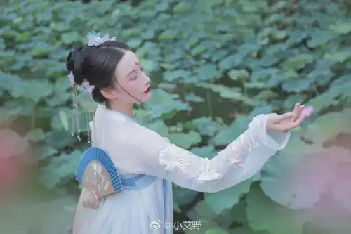 汉服小仙女香暝
