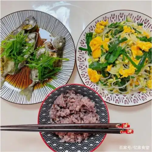 四川28岁单身女子坚持每天做饭,亲妈看到差点哭了你也太狠心了