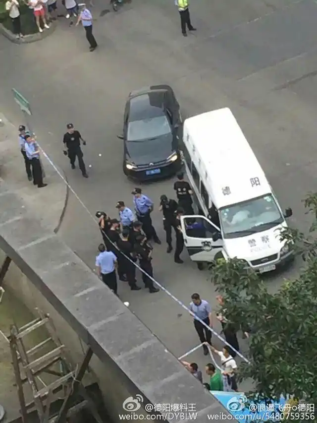 四川两名女子持枪拒捕并劫持人质其中1人25岁