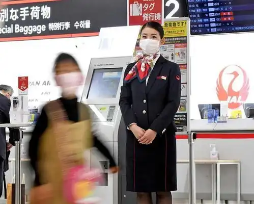日本航空生意惨淡美女地勤新年成临时工借往神社当巫女
