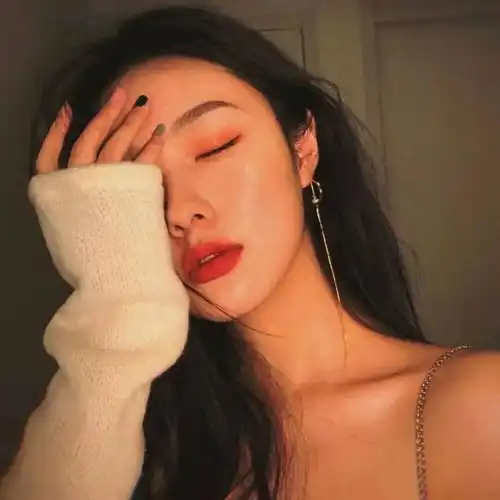 超好看的小众女生头像