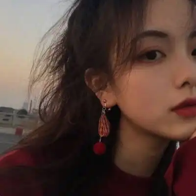 气质女头远距离的欣赏,近距离的迷惘