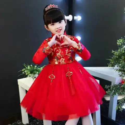 看看现在的小孩子的衣服一件比一件好看,你不打算买一件吗