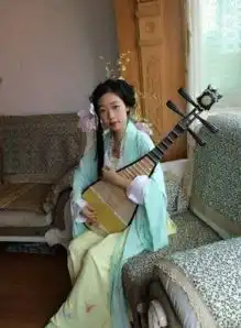 大四女生穿汉服走红网络盼更多人了解传统文化