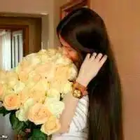 女生微信抱花头像女生抱着花束