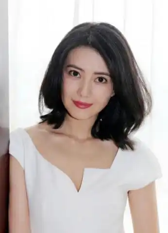 本以为高圆圆短发已经够美了,看到俞飞鸿才知道什么叫美得窒息