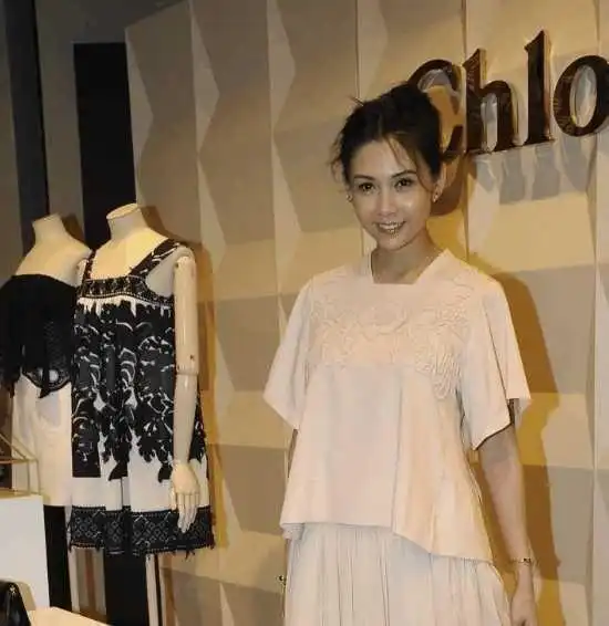 比赵雅芝更冻龄女儿美不过65岁的她,果然真美都会一直美