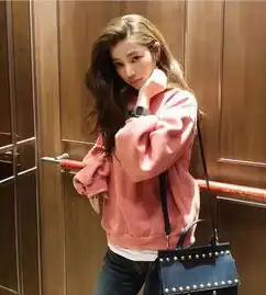 和她穿越时空的逆龄感相比,42岁还宛如少女的许路儿都输了